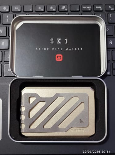 Dango SK1 Slide Kick portafoglio Champagne Gold RFID 6 carte