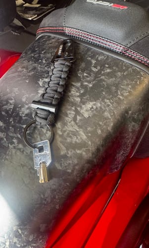 Dango Tether Mini Cordino paracord nero con accendifuoco