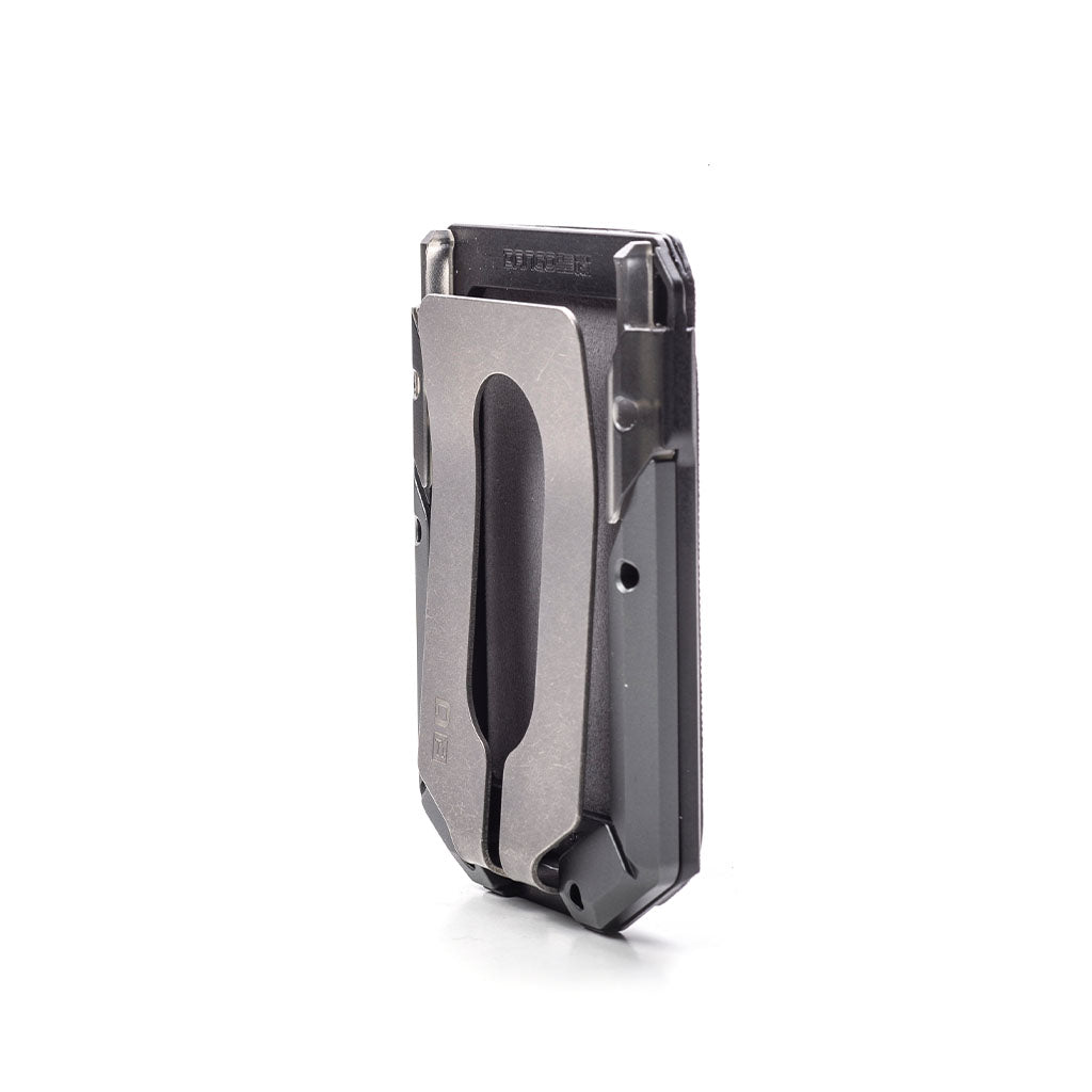 Dango M4 Maverick portafoglio Jet Black titanio RFID 9 carte
