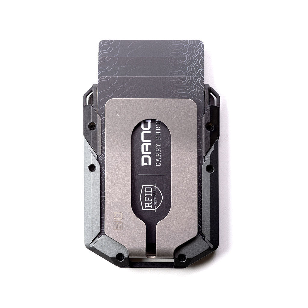 Dango M4 Maverick portafoglio Jet Black titanio RFID 9 carte