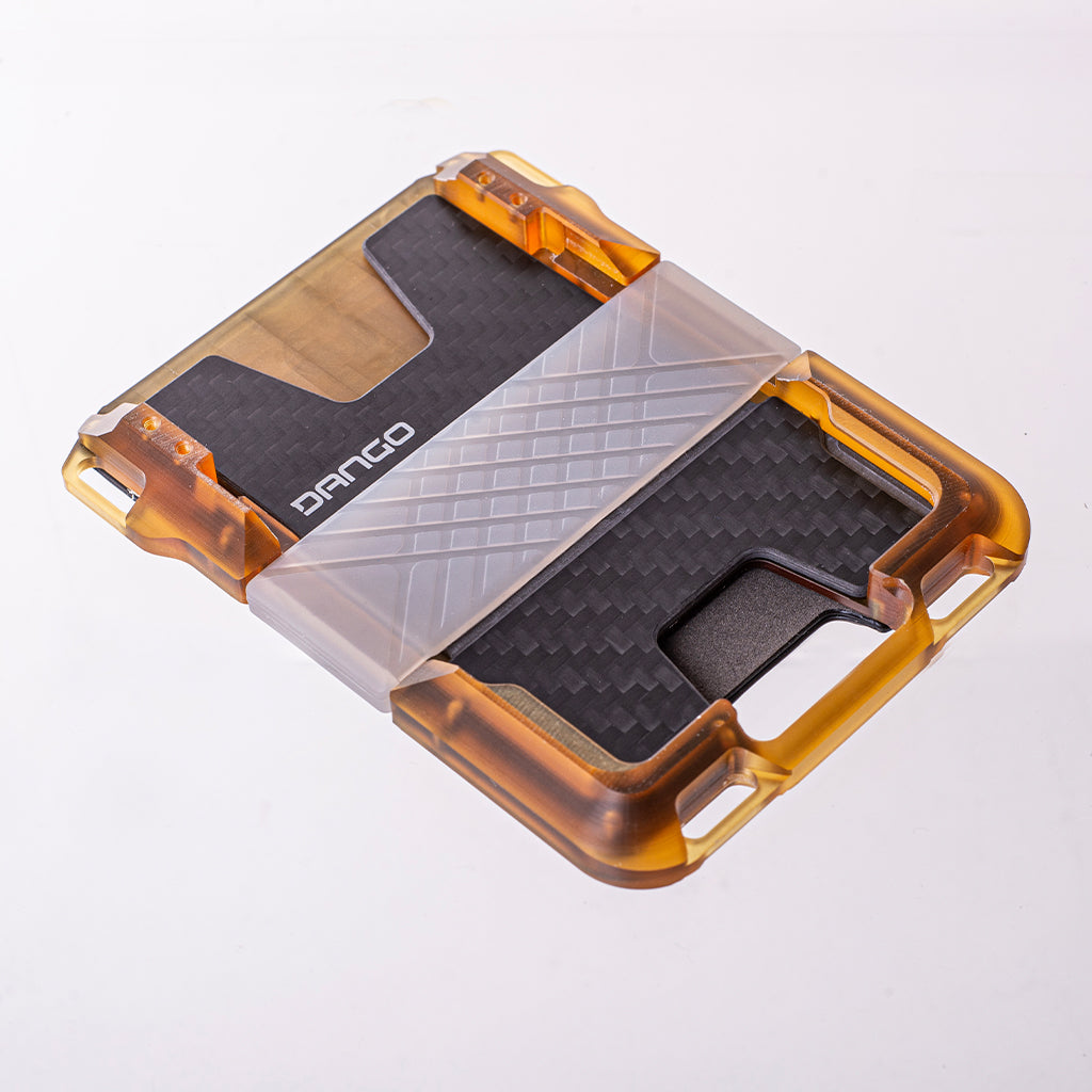 Dango M1 ULTEM portafoglio slim 8 carte RFID carbonio