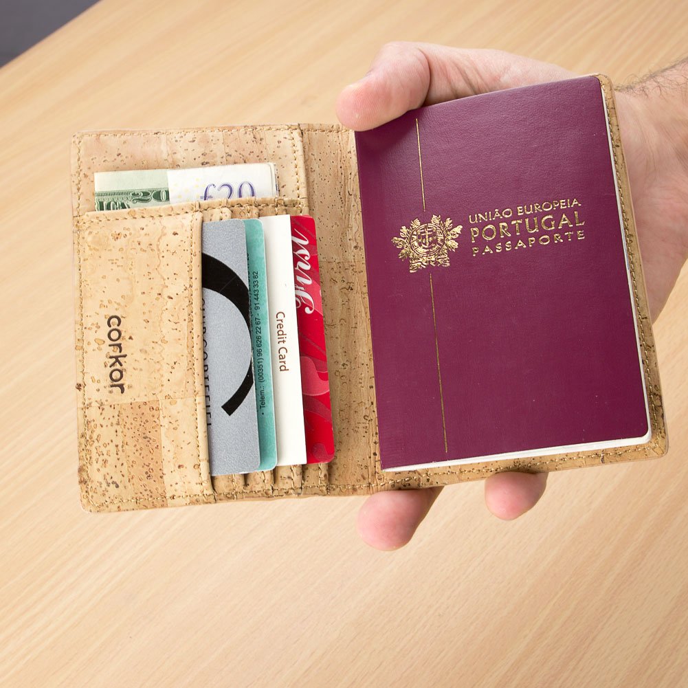 Corkor Wallets portafoglio passaporto sughero marrone chiaro