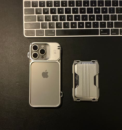 Dango Adapt Covert Case cover iPhone 16 Pro Max Satin Silver