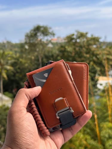 Dango M-Series M1 Maverick portafoglio bifold pelle marrone 16 carte