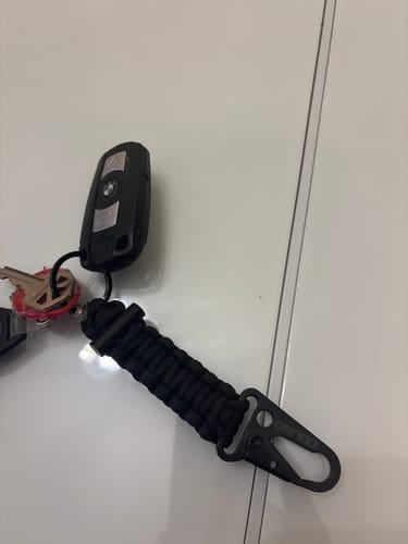 Dango Tether Mini Cordino paracord nero con accendifuoco