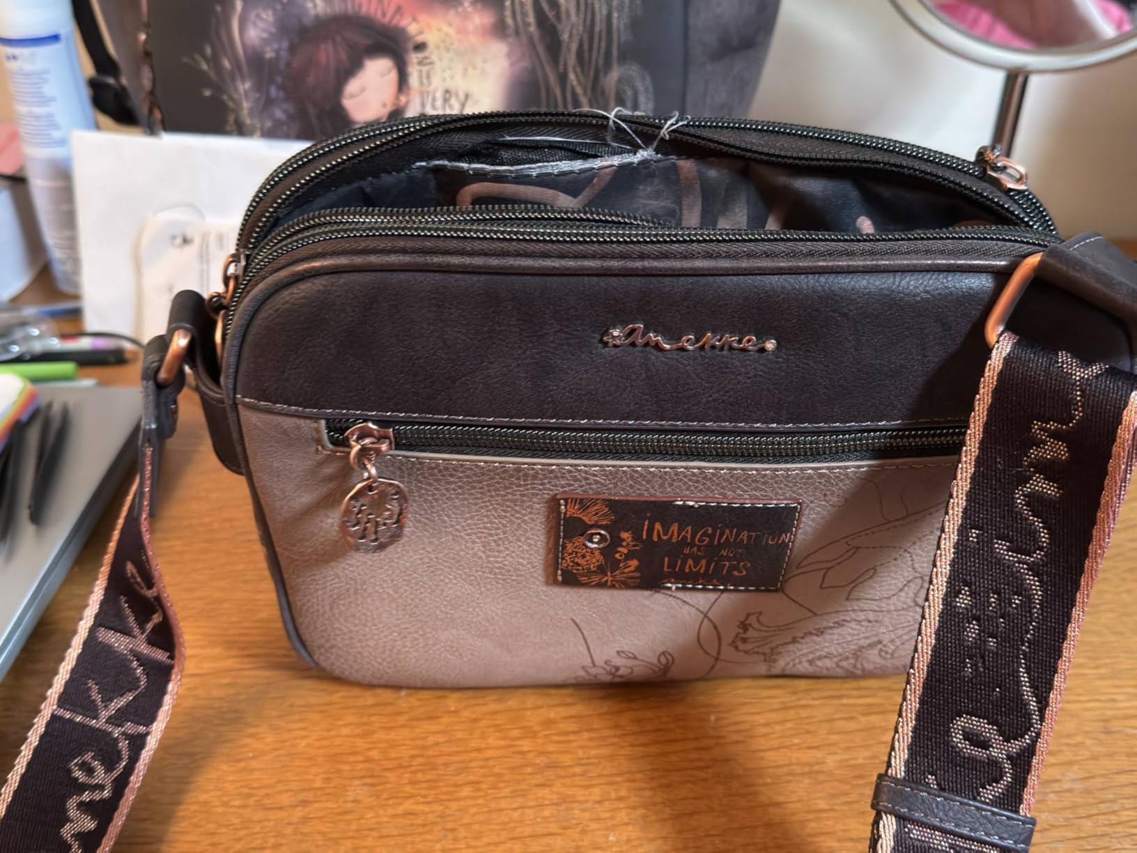 Anekke Dreamverse Borsa Tracolla 3 Scomparti 25x19 cm
