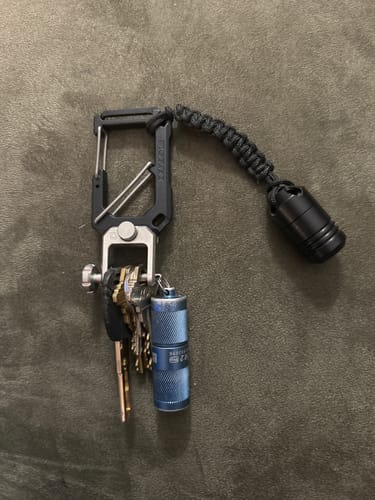 Dango Carabiner Moschettone Alluminio + Portachiavi 8 Chiavi