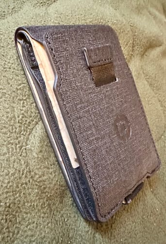 Dango S2 Stealth Bifold portafoglio nero DTEX RFID 10 carte