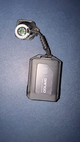 Dango M4 Maverick portafoglio Jet Black titanio RFID 9 carte
