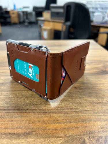 Dango M-Series M1 Maverick portafoglio bifold pelle marrone 16 carte