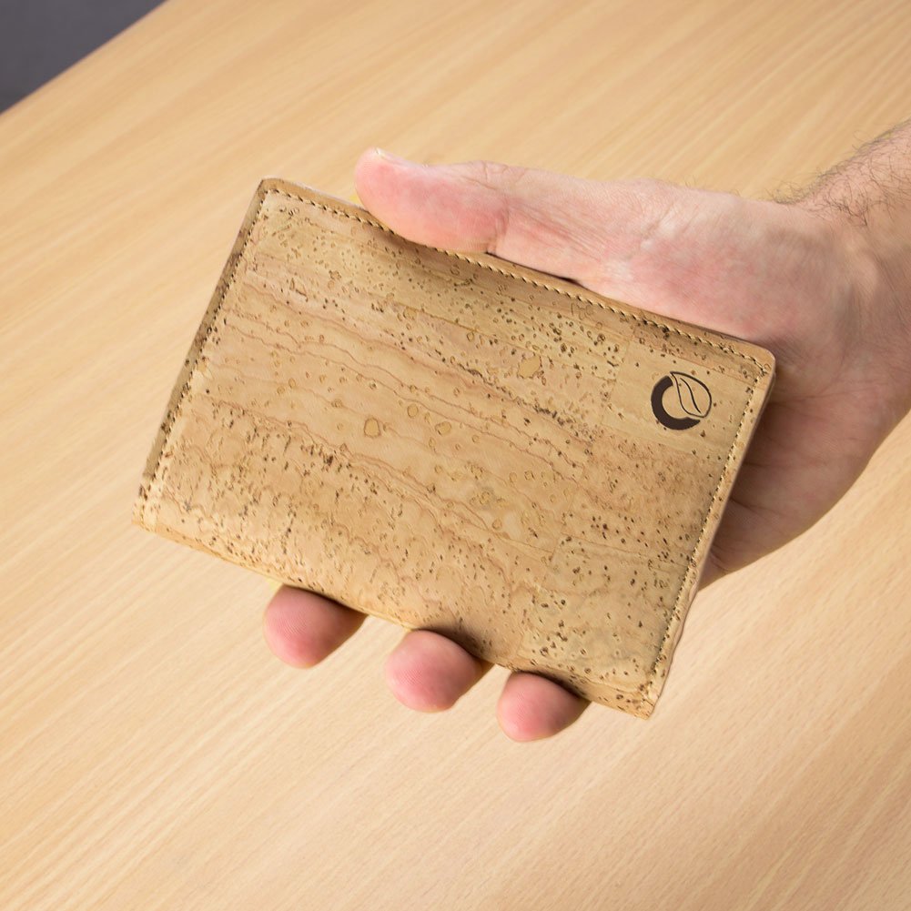 Corkor Wallets portafoglio passaporto sughero marrone chiaro