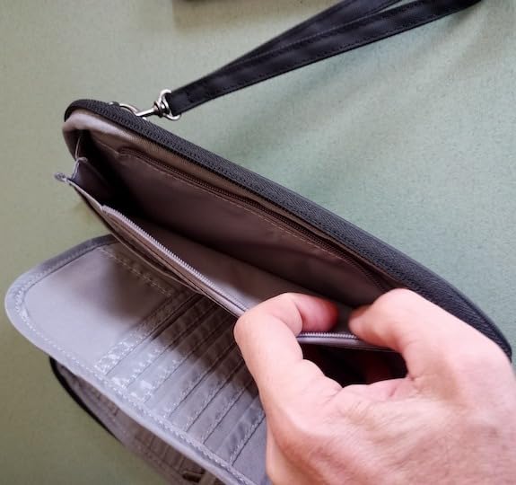 VULKIT Passport VPW103 Portapassaporto Nero 4 passaporti