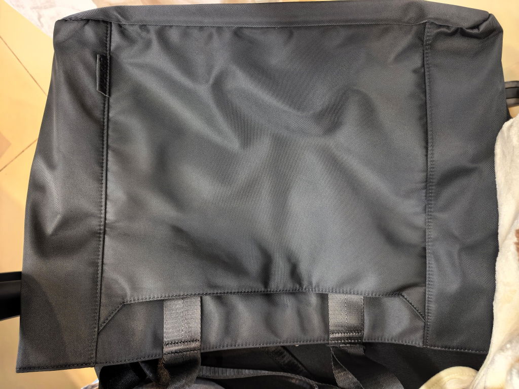 Vulkit VB114 City Flux Borsa Tote 15L Nera Porta PC