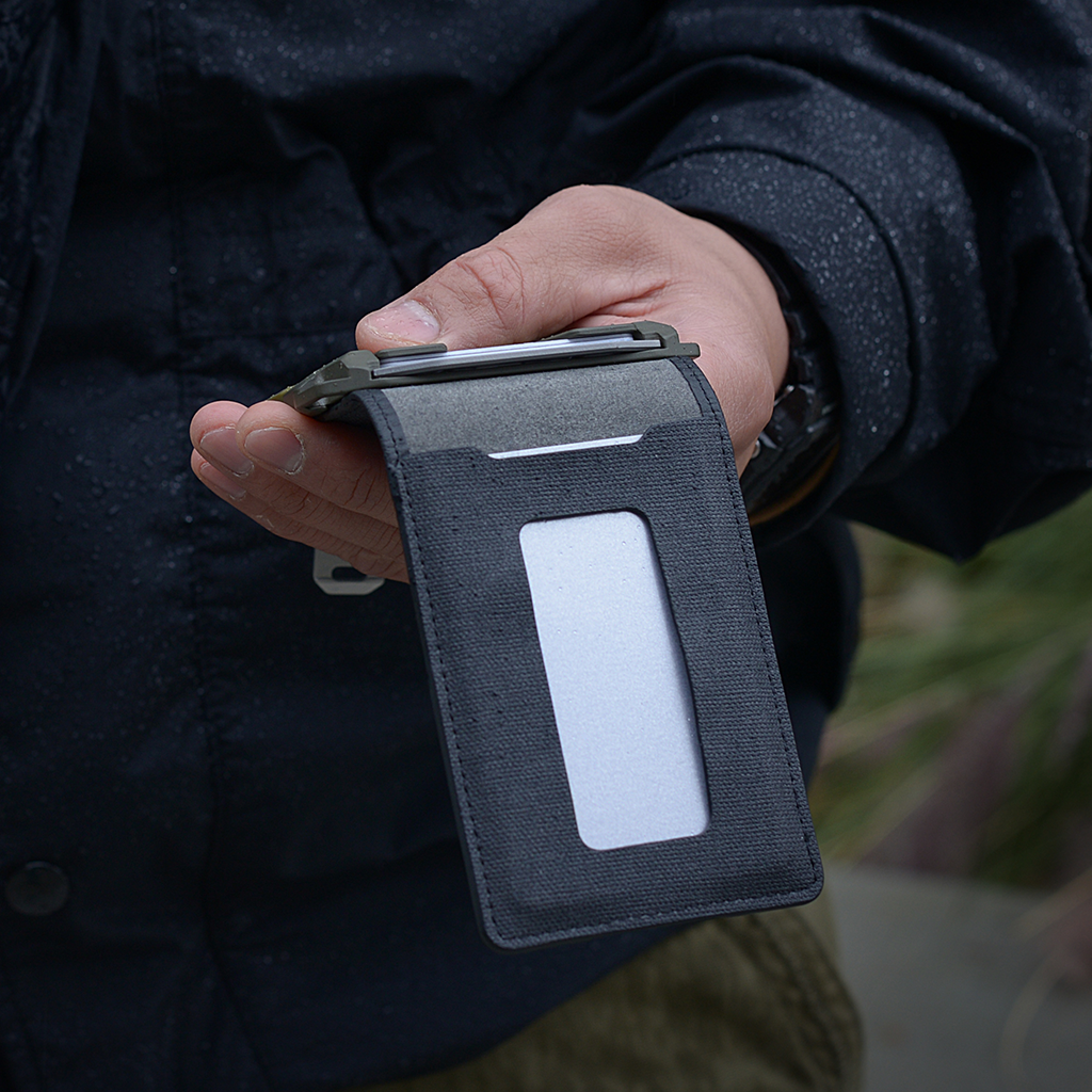 Dango M1 Maverick bifold DTEX tasca con MT01 Multi-Tool