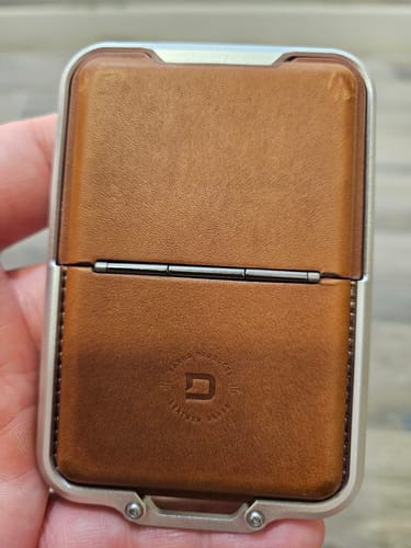 Dango Adapt MagSafe Wallet portafoglio Whiskey Brown 4 carte