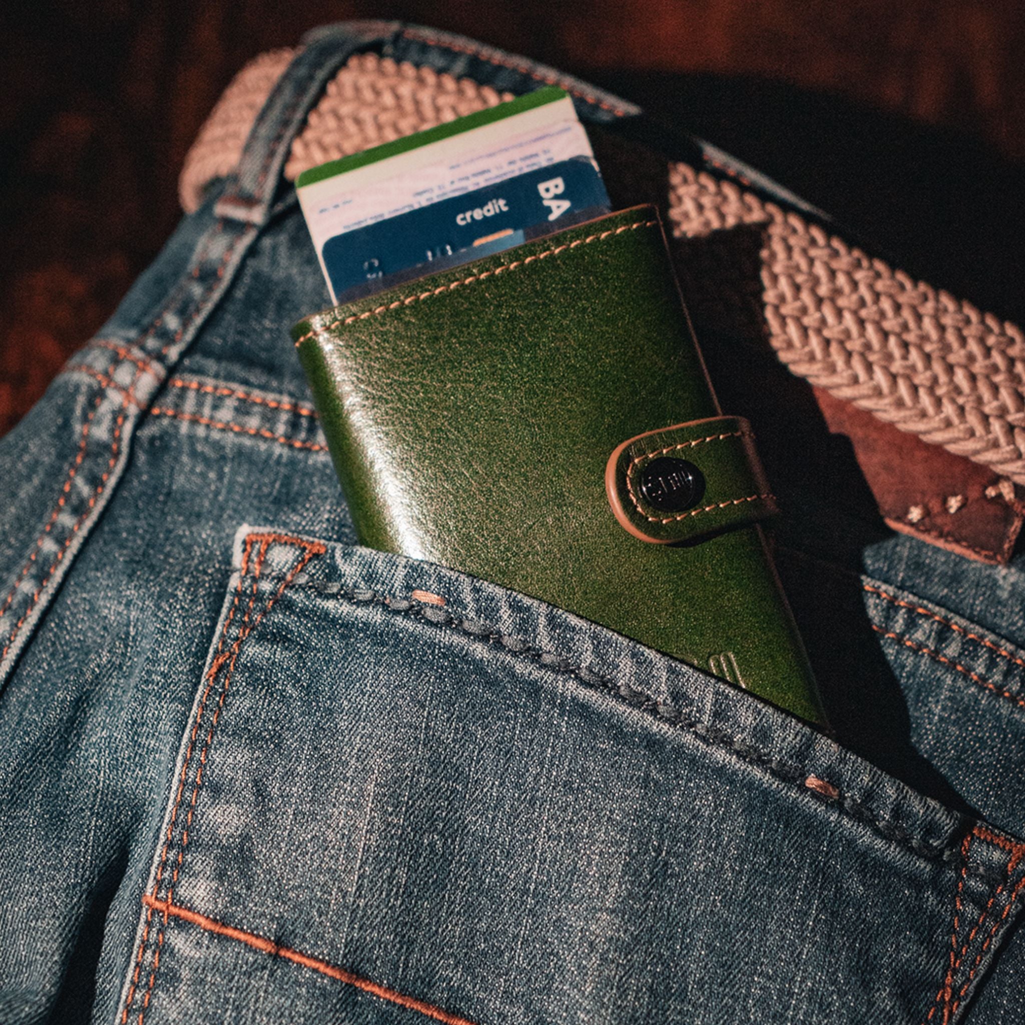 SLim Vera Pelle Vegetale Verde Zip portacarte RFID 10,5x7