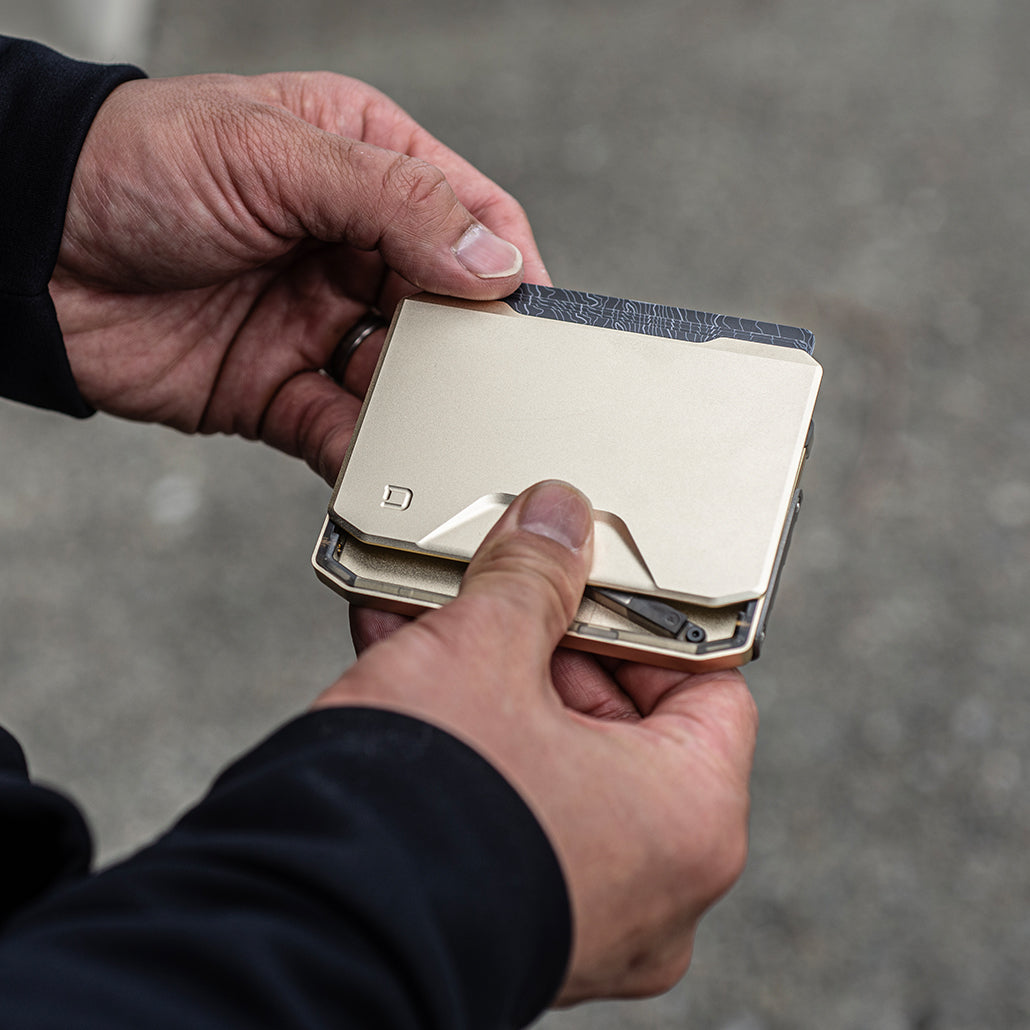 Dango SK1 Slide Kick portafoglio Champagne Gold RFID 6 carte